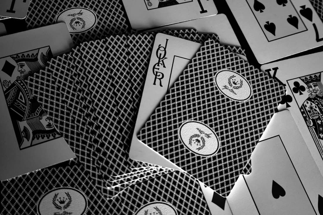 Casinos and Social Pressure Dynamics